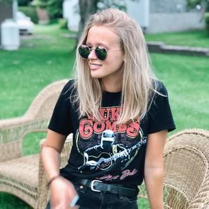 Meet your Posher, Kelly